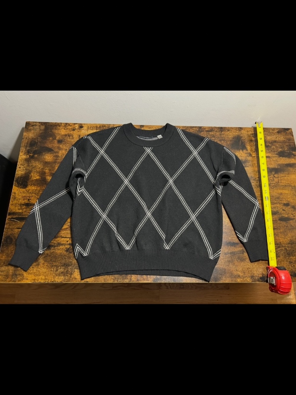 T Tahari sweater